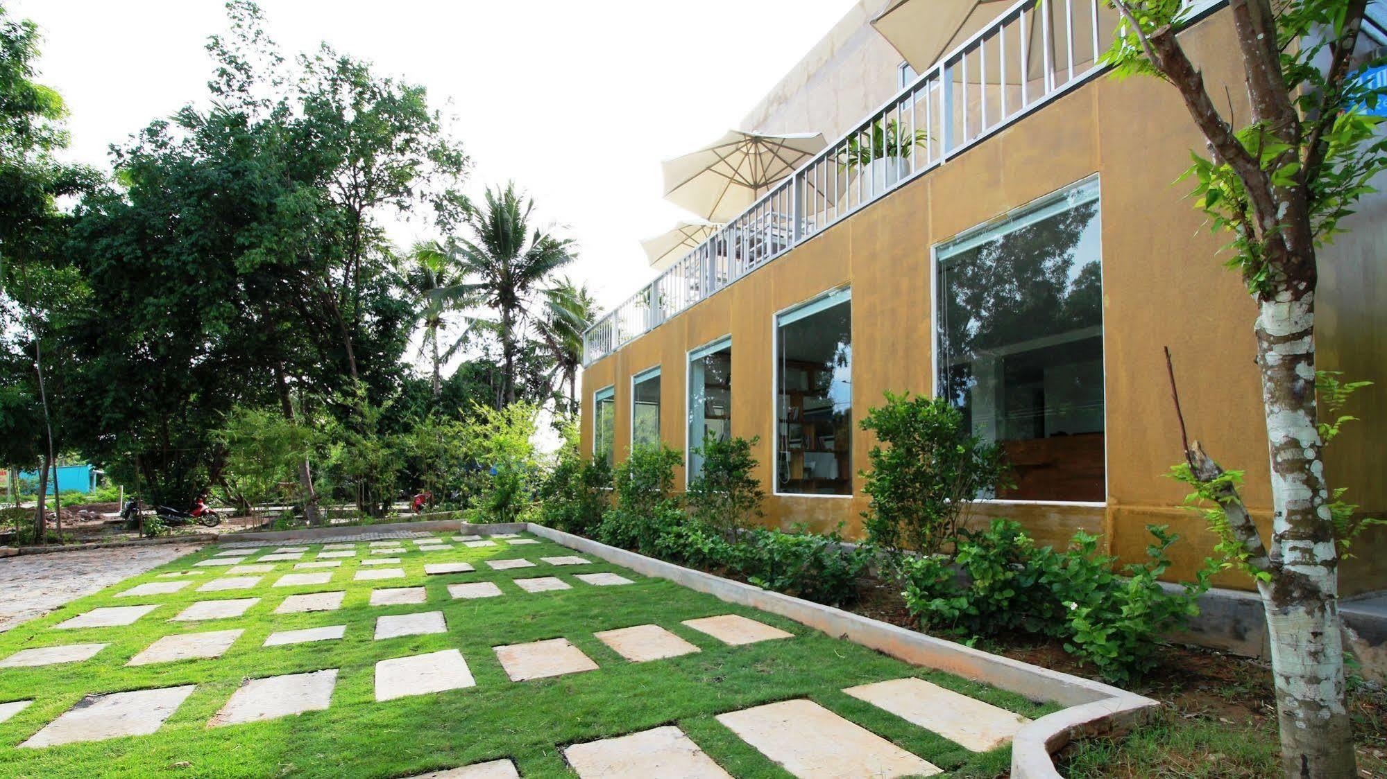 Emis Hotel Phu Quoc Exteriör bild